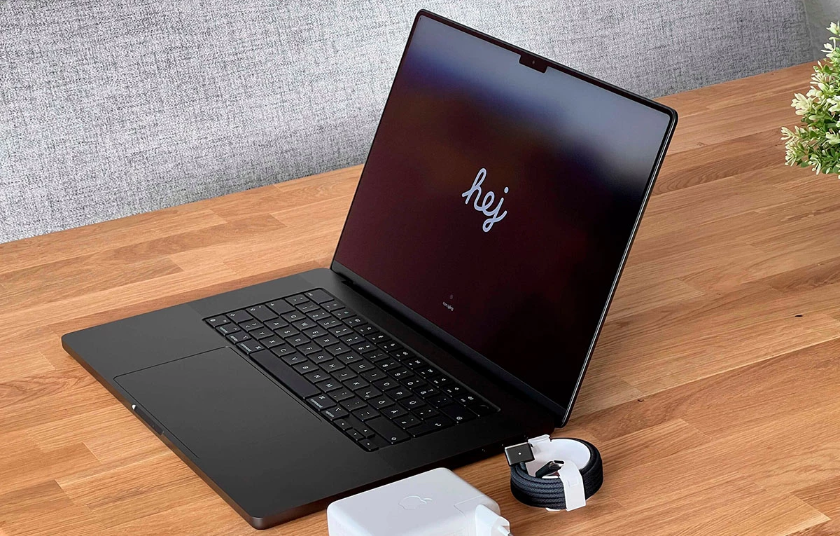 MacBook Pro 16 - Лучший ноутбук для учёбы в вузе